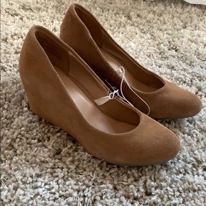 Merona NWT Caramel Round Toe Wedge